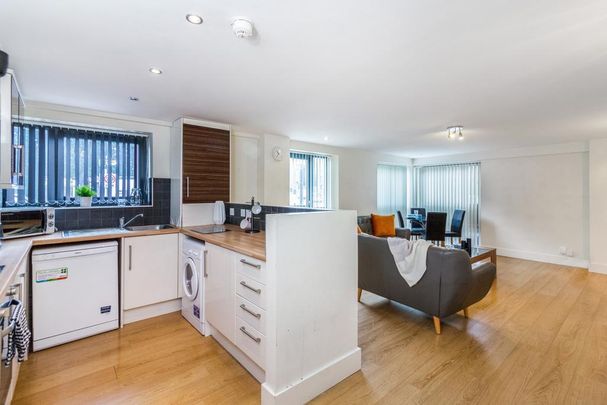 2 bedroom flat to rent - Photo 1