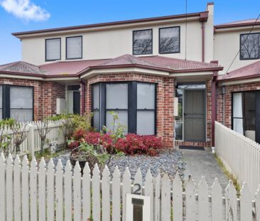 Stylish Townhouse in Central Ballarat - Photo 6