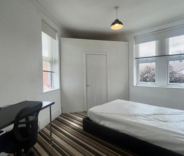 2 bedroom maisonette to rent - Photo 5