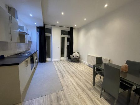 1 bedroom flat to rent - Photo 4