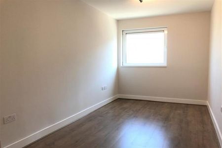 3 bedroom apartment to rent - Photo 4