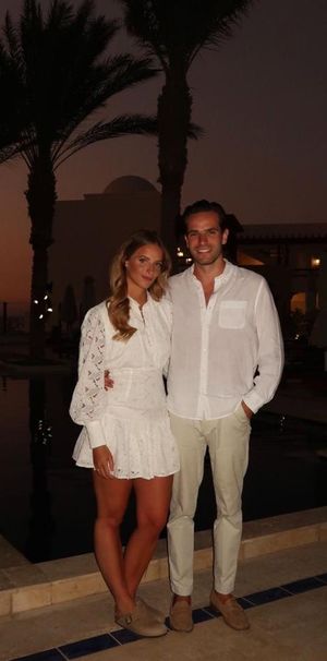 Junges Paar sucht 2-Zimmer-Wohnung mit Balkon in Köln - Foto 1