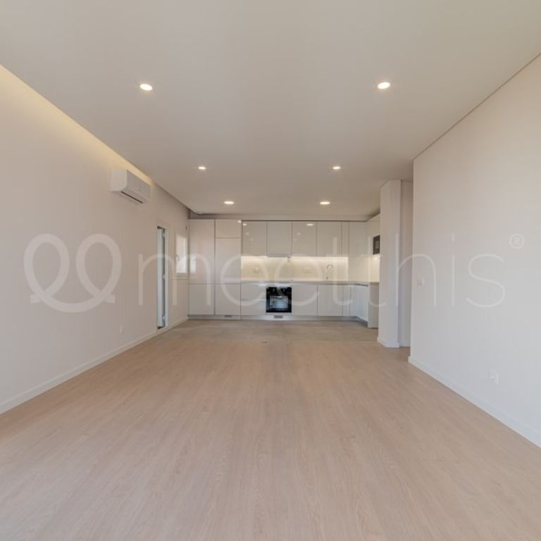 2 room luxury Apartment for rent in Amadora, Lisbon - Photo 1