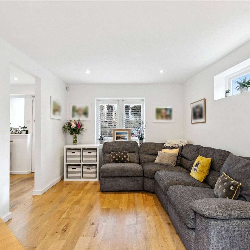 Cleveland Road, Barnes, London, SW13 0AA - Photo 1