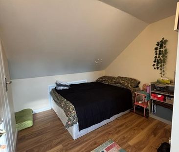 Room in a Shared House, Conley Road, NW10 - Photo 3