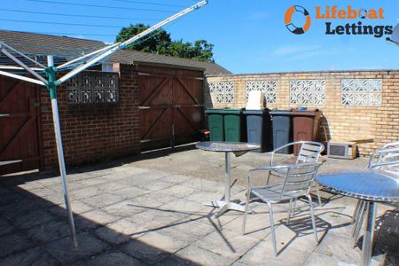 1 bedroom in a house share to rent - Photo 4