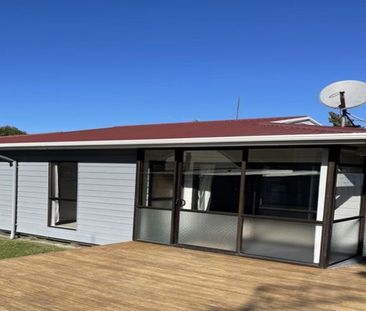 Tidy 2 bedroom home - close to town - Waihi - Photo 1