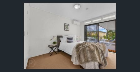 Spacious Two-Bedroom Apartment with Air Conditioning and Extra Large Balcony - Photo 4