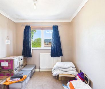 4 bedroom link detached house to rent - Photo 1