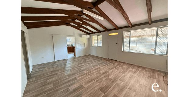 Spacious Family Home with Indoor Spa & Pool Area! - Photo 1