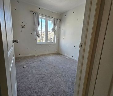 For Lease - 2474 Bromus Path, Oshawa, Ontario - Photo 2