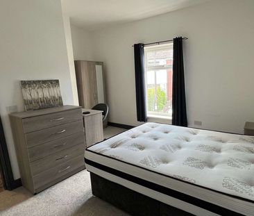 Stoke Old Road Room 1 - Photo 1