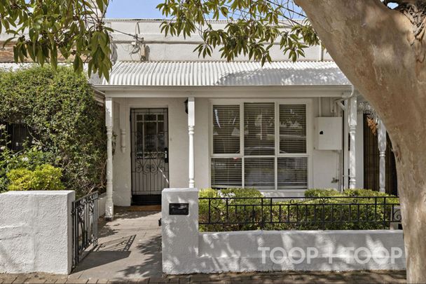 A wonderful fusion of old school charm and modern living - Photo 1