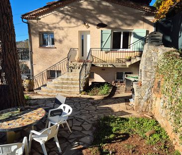 Location Appartement 3 pièces 96m² - Photo 3