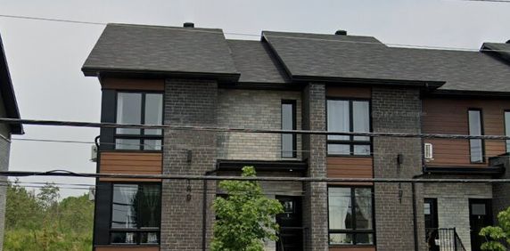 185 Chemin Mcconnell (Aylmer) Magnifique Logement 5 1/2 Avec Remise + Internet + A/c - Photo 2