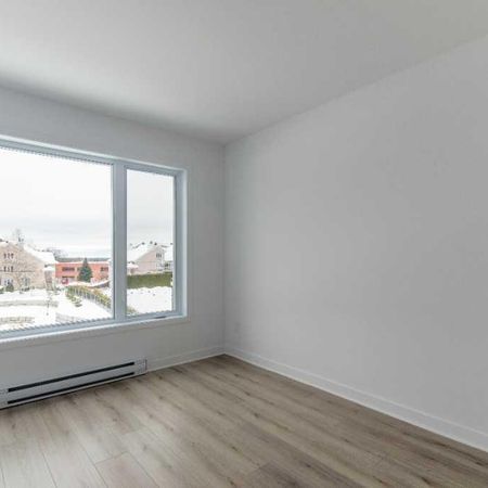 5 1/2 sur deux étages - 1e septembre 2026 - 1795$ - Photo 4