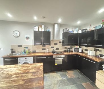 14 Bainbridge Road Upstairs, Leeds, LS6 3AD - Photo 4