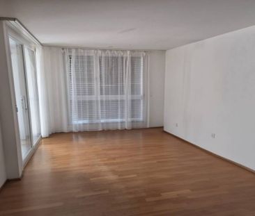 Nachmieter gesucht! Moderne 2.5-Zimmer-Wohnung mit Balkon in Emmen - Foto 2