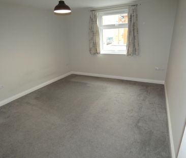 1 bed Apartment - To Let - Photo 2