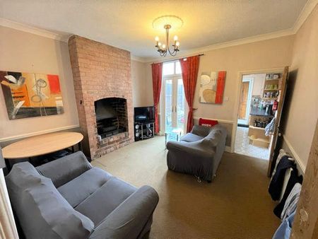 26 Leslie Road - Photo 2