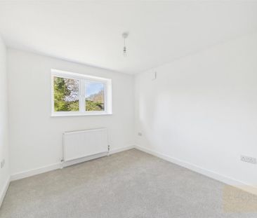 4 bedroom detached house to rent - Photo 3