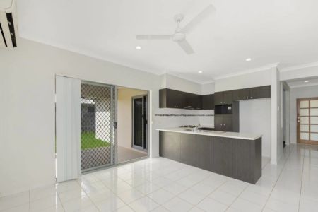 Well Presented and Roomy - Photo 3