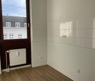 Preisgünstige, individuelle 1,5-Zimmer-Single-Wohnung - Photo 1