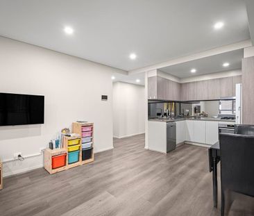 Modern Apartment in Prime Toongabbie Location - Photo 2