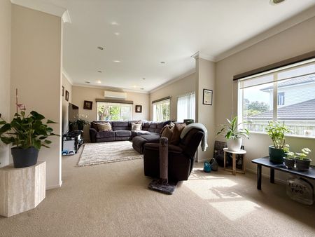 Executive home - 5 Bedrooms - 3 Bathrooms - Photo 3