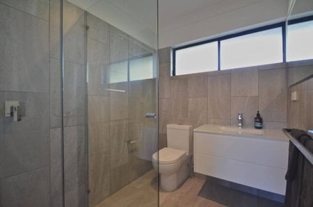 FULLY FURNISHED - UNAVAILABLE UNTIL MARCH 2019 - Photo 5