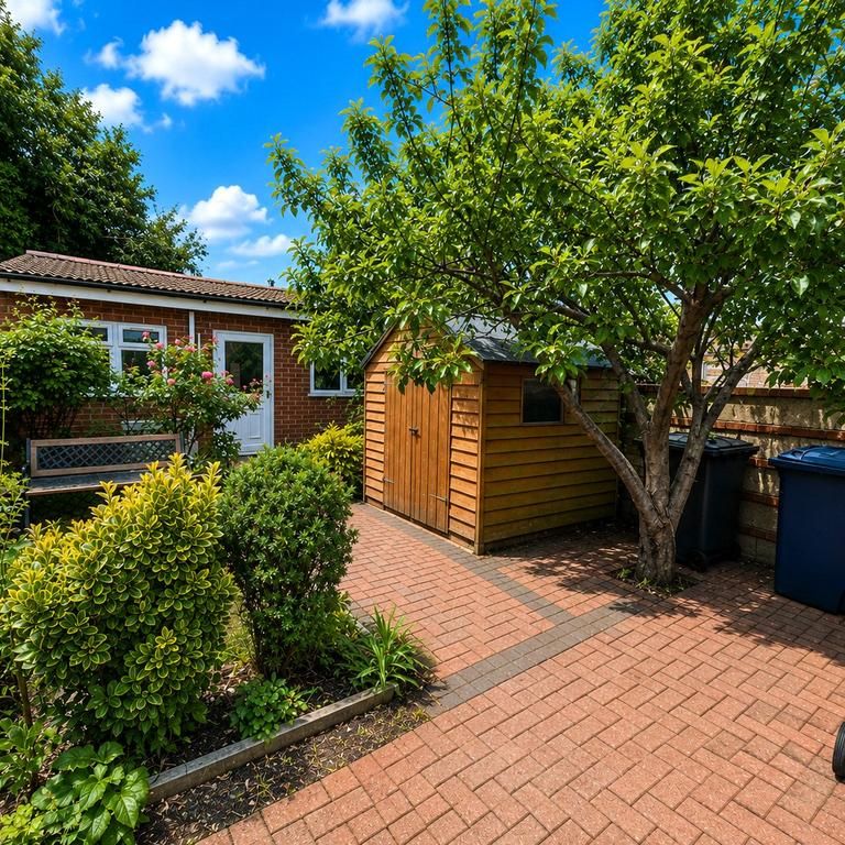 5 bedroom terraced house to rent - Photo 1