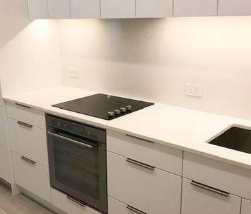 1 Bed Condo For Rent In University District. Heat & Water Included. - Photo 4