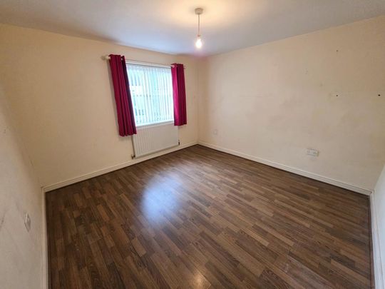 3 bedroom flat to rent - Photo 1