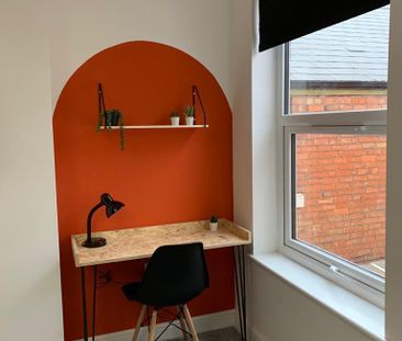 1 bedroom in a house share to rent - Photo 2