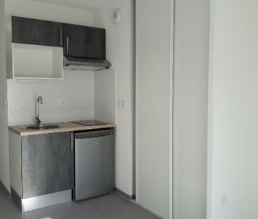Location Appartement 1 pièce 18m² NIMES 30000 - Photo 2