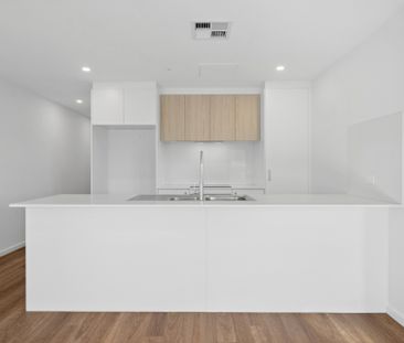 Stylish and Contemporary Design - Photo 3