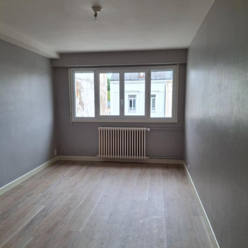 Appartement F1 bis, en très bon état locatif (Proche Centre VICHY & Lycées) - Photo 1