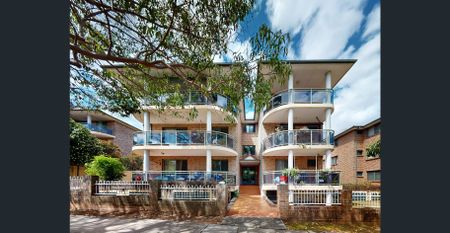 Two Bedroom Apartment In Top Location - Photo 3