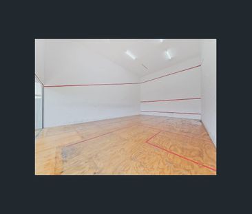 Resort style, 2-stories Townhouse in Carindale - Photo 5