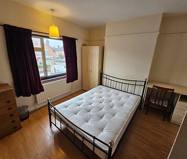 6 Bed Student Accommodation - Photo 3