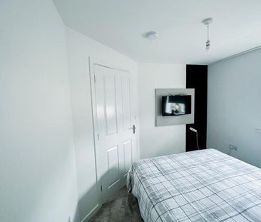 1 bedroom in a house share to rent - Photo 2