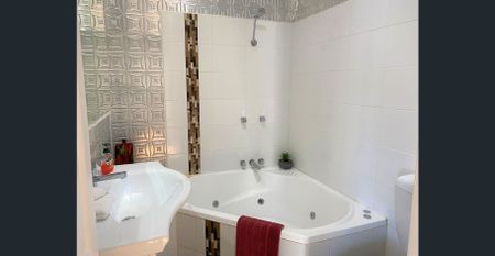 Well Located 3 Bedroom House - Photo 2