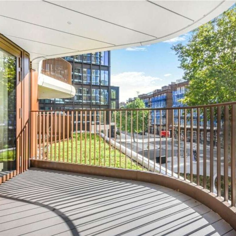 A truly stunning 1 bedroom apartment in this luxury development, Triptych Bankside moments from Southbank. The development benefits from bespoke services. - Photo 1