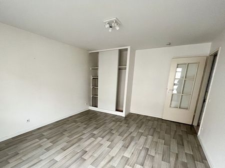 Location Appartement 1 pièce 27m² - Photo 2