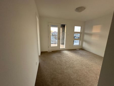 For Lease - 222 Pilkington Street, Thorold, Ontario - Photo 3