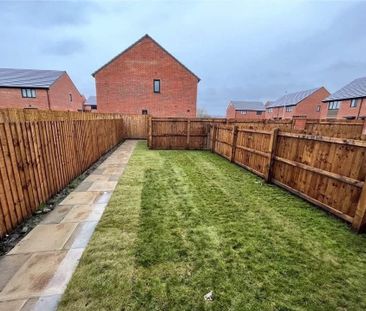 3 Bed Terraced House, Whit Lane, M6 - Photo 2