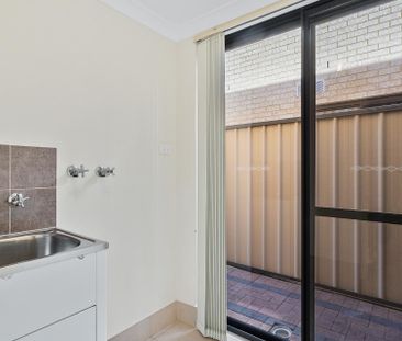 79/27 Meadow Springs Drive, Meadow Springs. - Photo 2