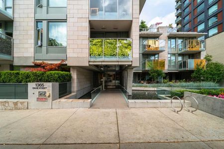 Luxury 2-Bed Condo for Rent at Mirabel - Photo 4