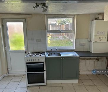 2 bedroom semi-detached house to rent - Photo 2