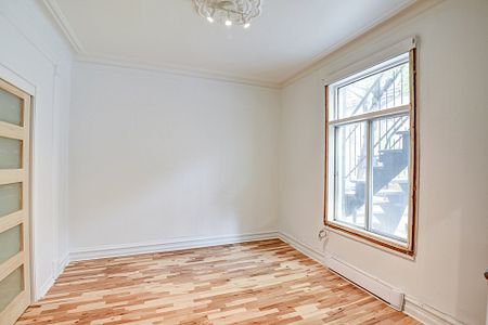 Condo for rent, Montréal (Ville-Marie) - Photo 2